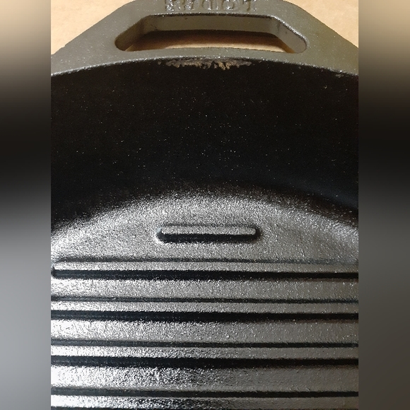NWOT Lodge Cast Iron Grill Pan ONLY 10.25 inch with free SCRAPERS - Picture 4 of 9